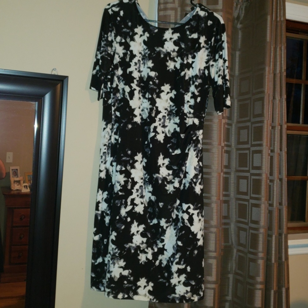 Apt 9 dress size L